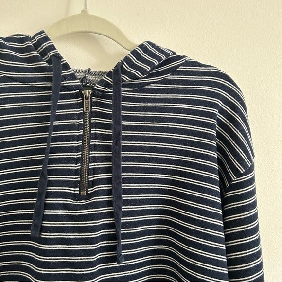 4/$25 Wild Fable Cropped Striped Hoodie Top in Navy Blue and White size Medium - Picture 5 of 9